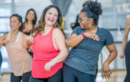 La práctica de Zumba transforma tu salud