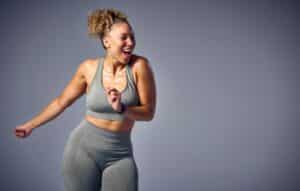 ¡Aprende Zumba desde Casa: La Mejor Forma de Mantenerte en Forma Bailando! 💃🕺